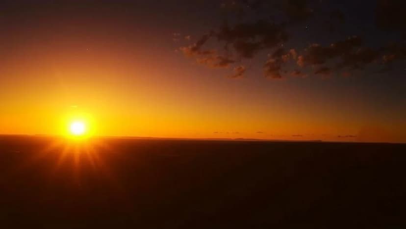 Solen går upp i öst varje dag